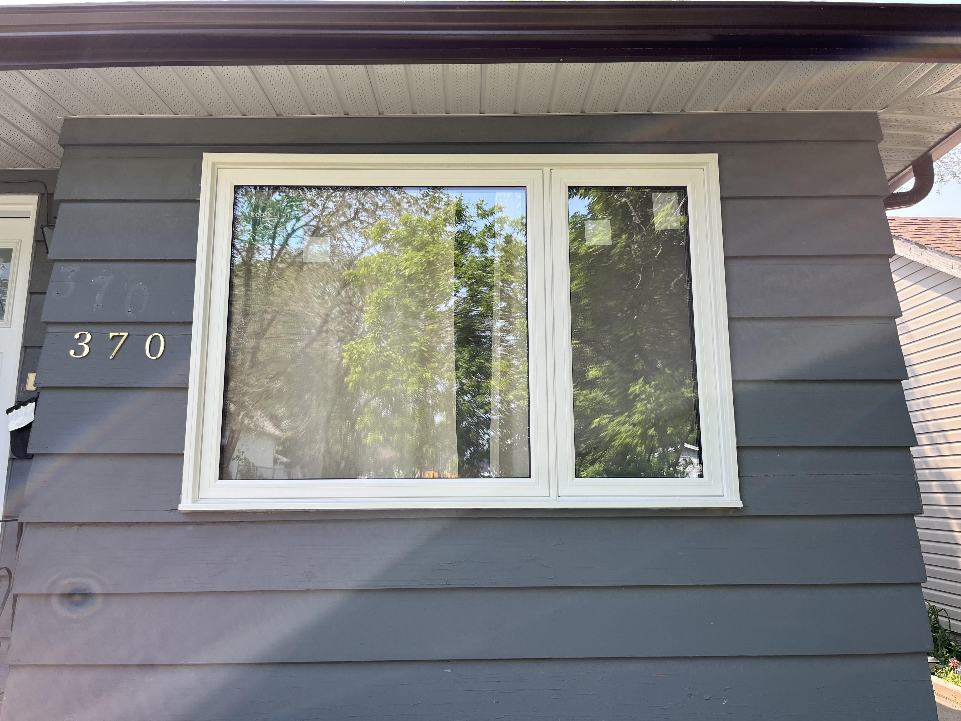 https://www.ecolinewindows.ca/wp-content/uploads/125899-casement-2-Winnipeg.jpeg