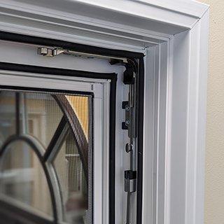 High Quality Vinyl Window: Corner drive - tie bars also on the horizontal top part of the window