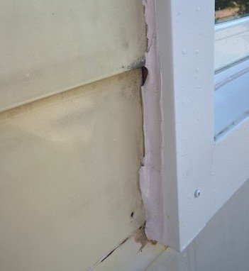 retrofit_window_bad_caulking