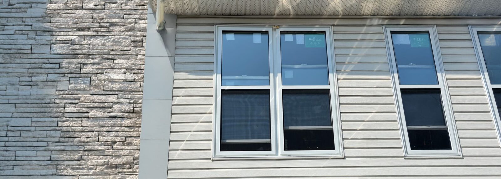 Single vs. Double-Hung Windows In Edmonton- Ultimate Comparison 1