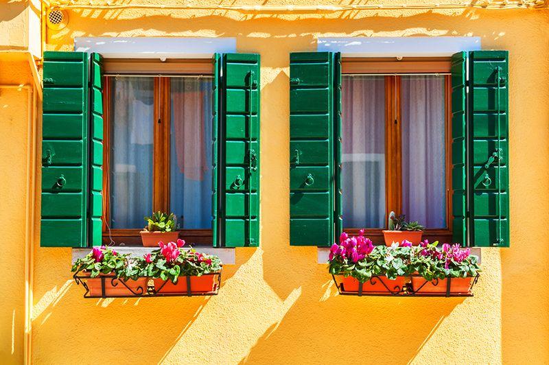 windows in Venice Italy